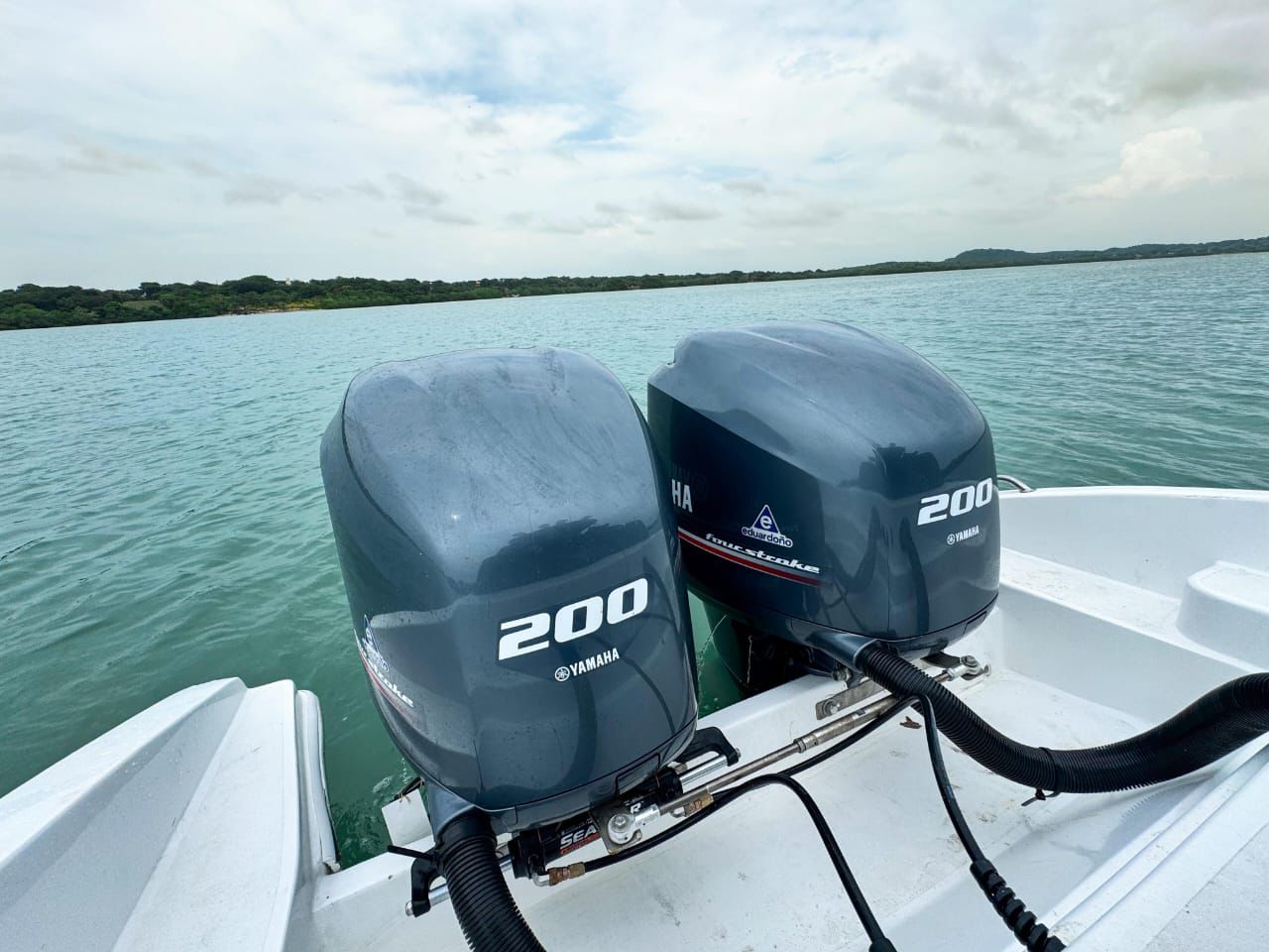 BOTE DEPORTIVO CAPACIDAD 12pax