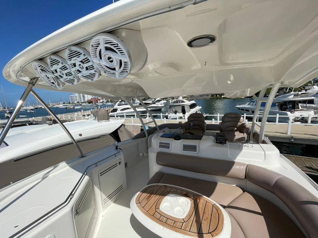 YATE DE LUJO CAPACIDAD 20pax