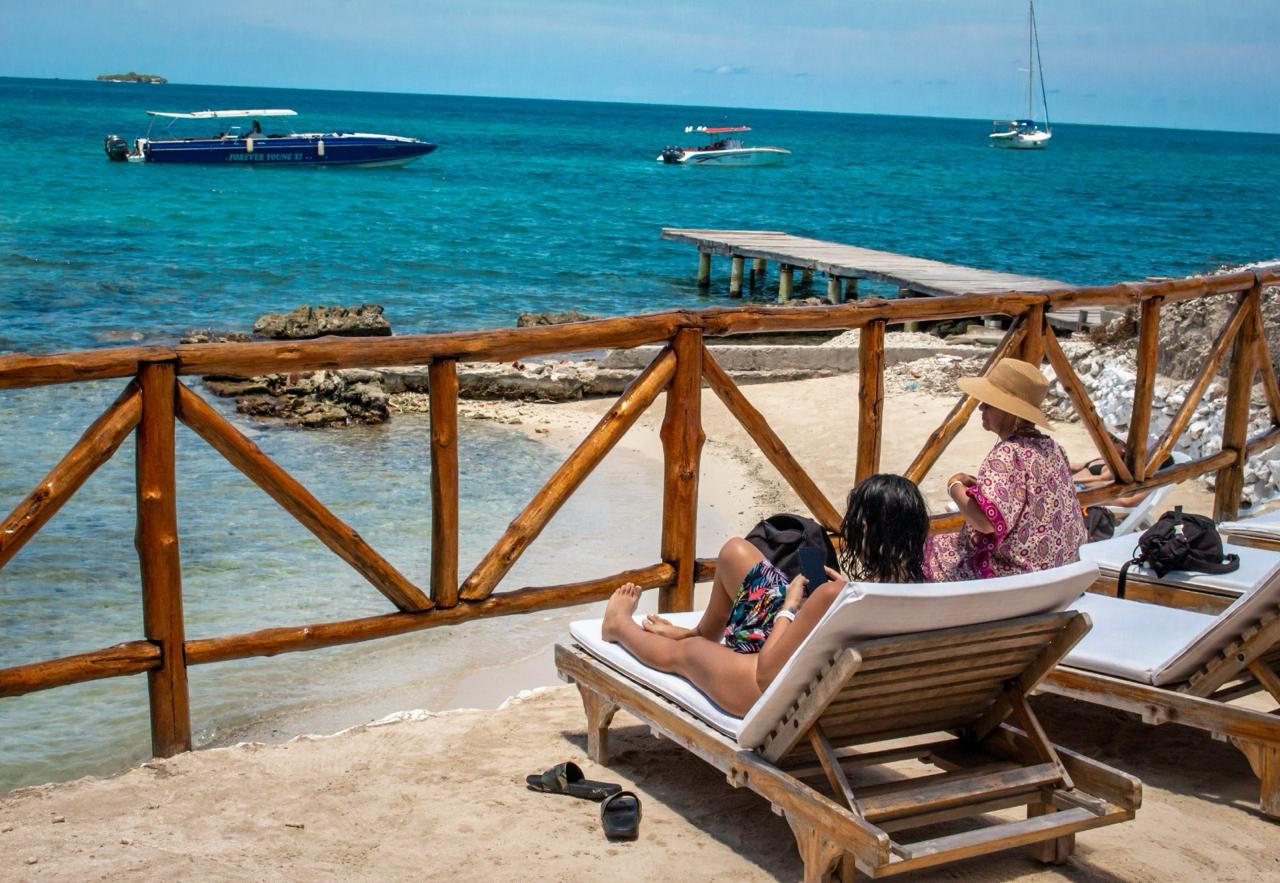 Encantada Beach Club