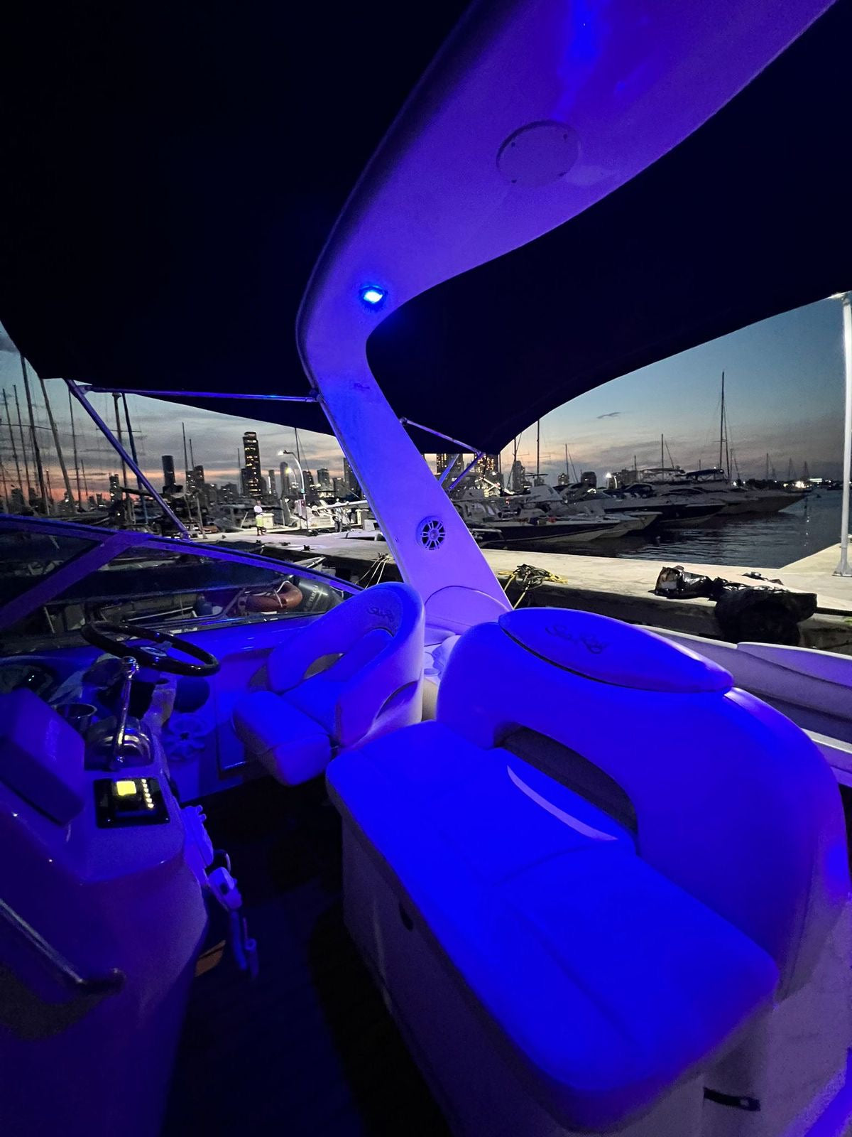 YATE DEPORTIVO CAPACIDAD 10pax