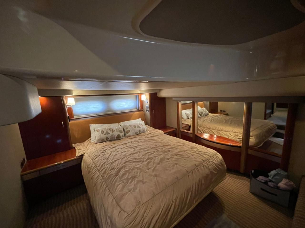 YATE DE LUJO CAPACIDAD 20pax