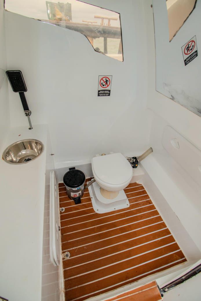 BOTE DEPORTIVO CAPACIDAD 12 pax