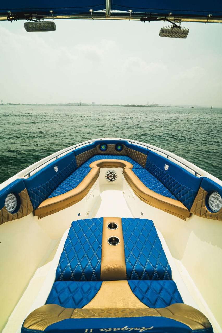 BOTE DEPORTIVO CAPACIDAD 8pax