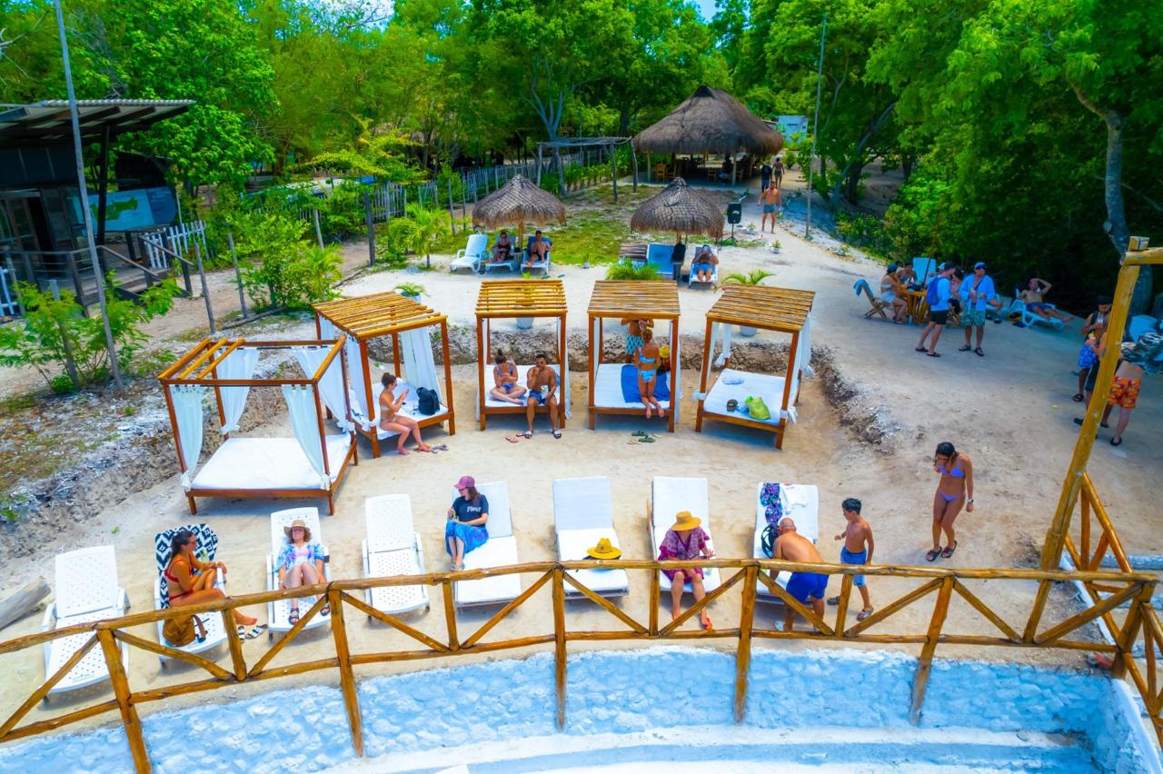 Encantada Beach Club