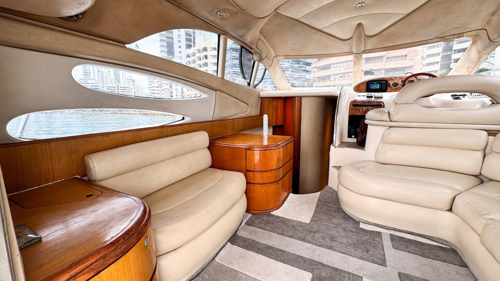 YATE DE LUJO CAPACIDAD 8pax