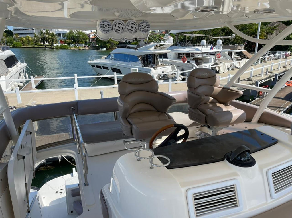 YATE DE LUJO CAPACIDAD 20pax