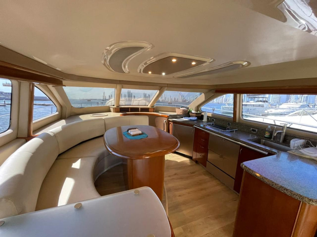 YATE DE LUJO CAPACIDAD 20pax