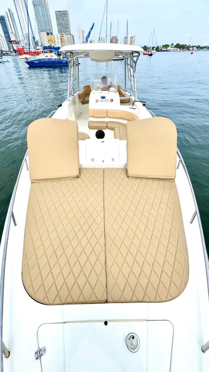 BOTE DEPORTIVO CAPACIDAD 14 pax