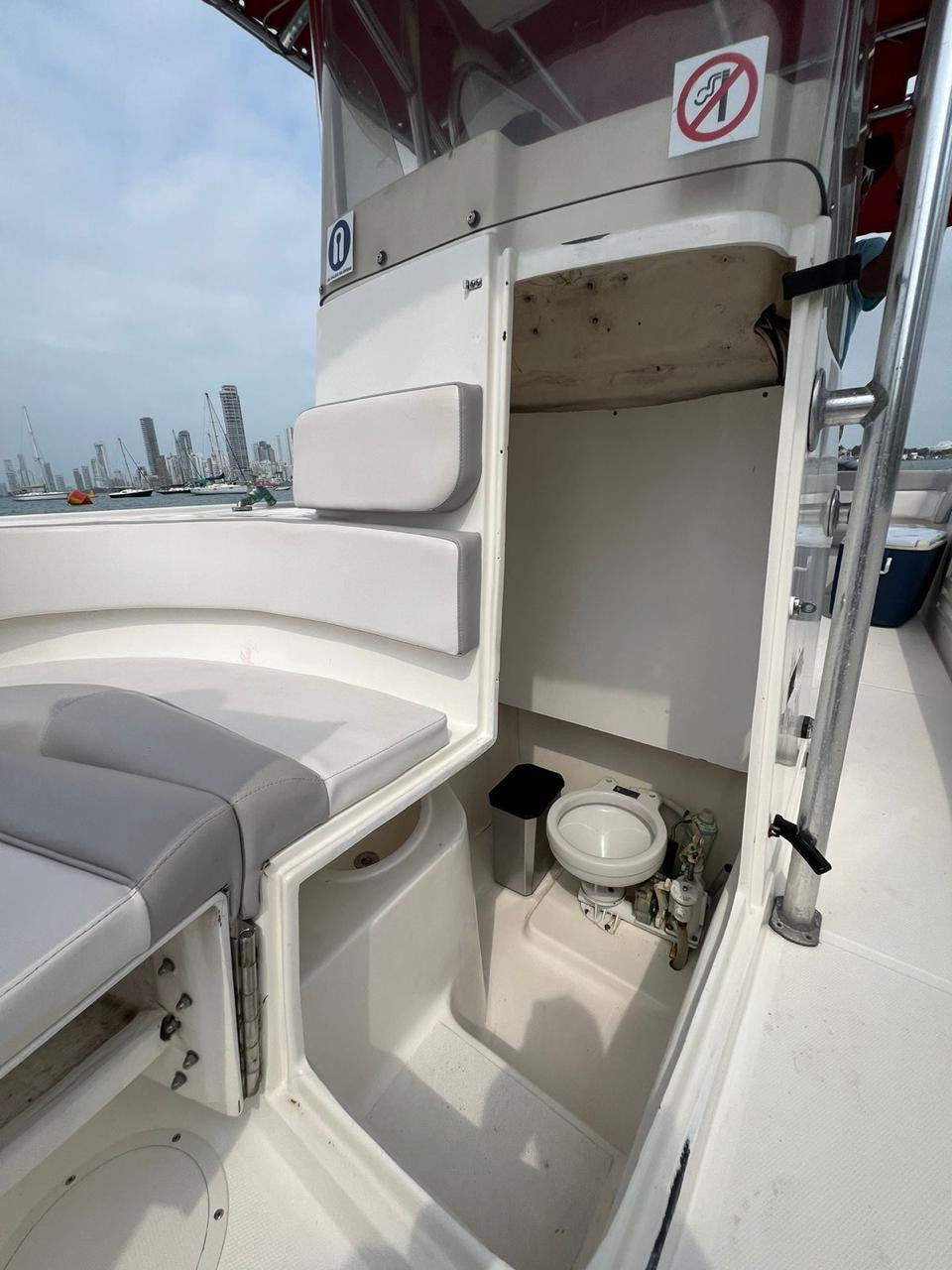 BOTE DEPORTIVO CAPACIDAD 8pax