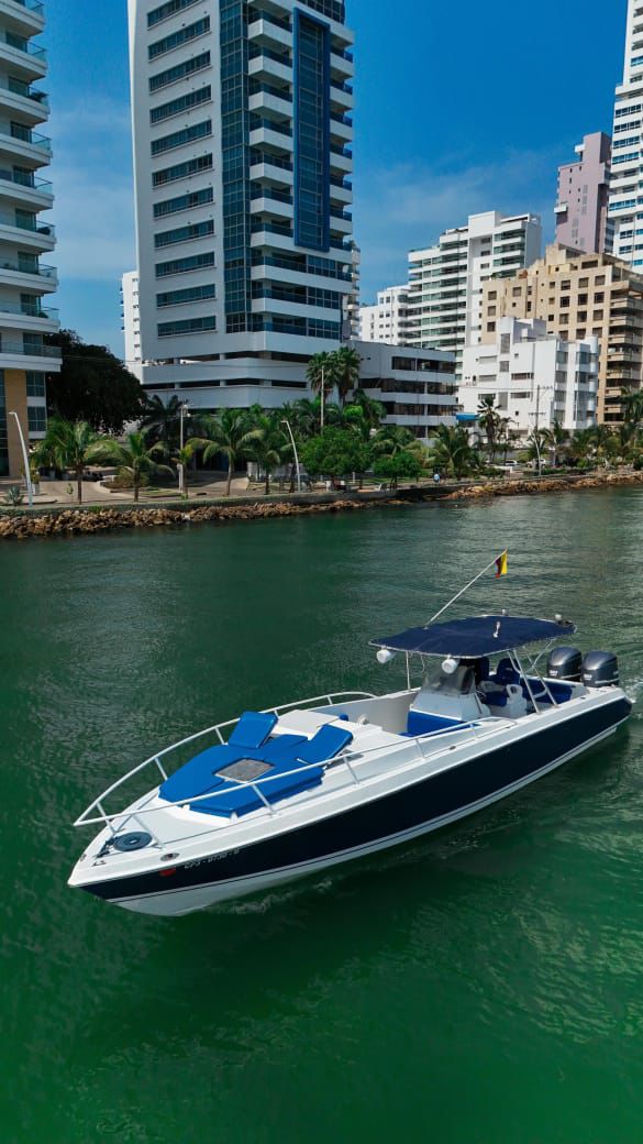 BOTE DEPORTIVO CAPACIDAD 16 pax