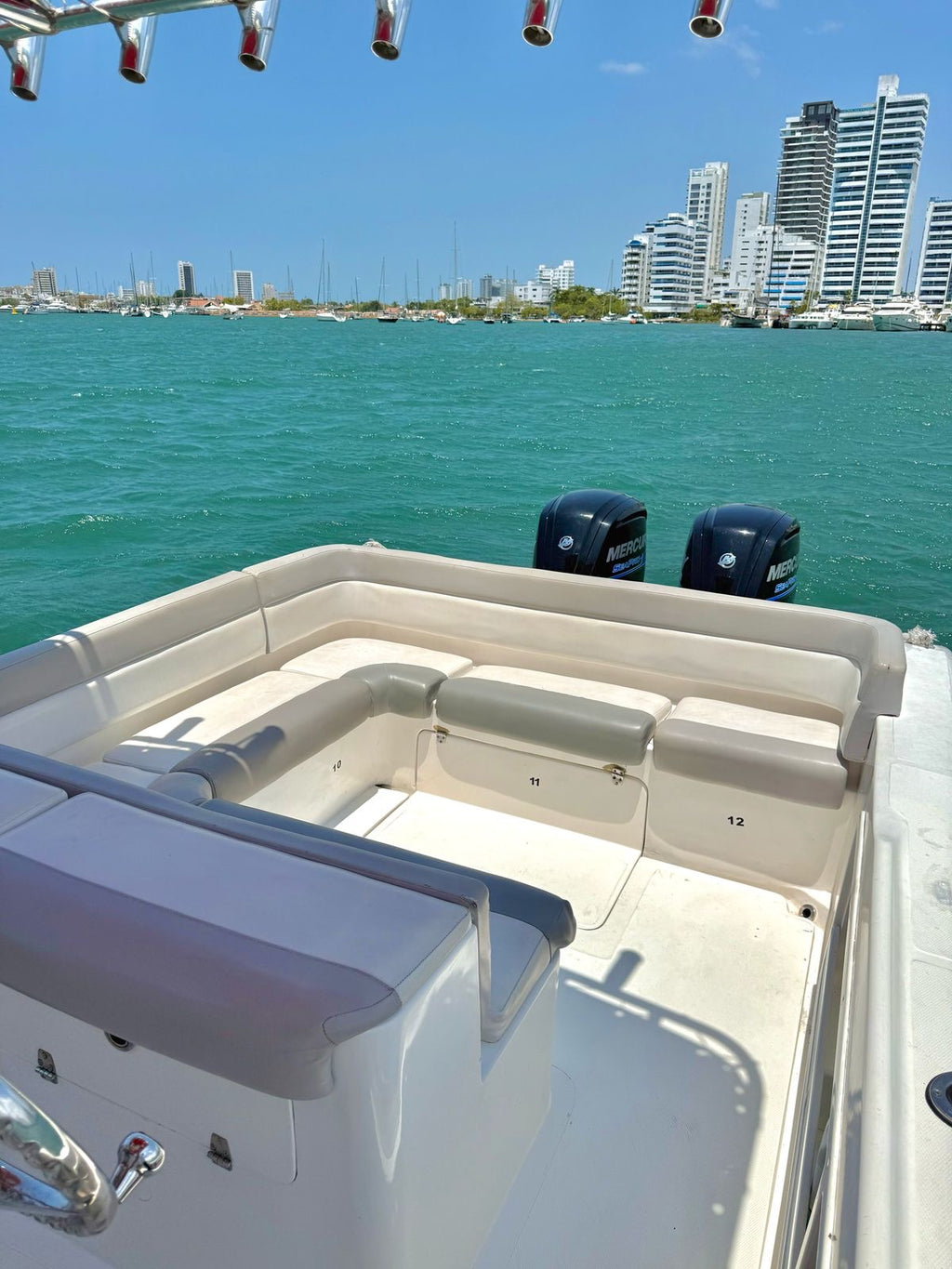 BOTE DEPORTIVO CAPACIDAD 8pax