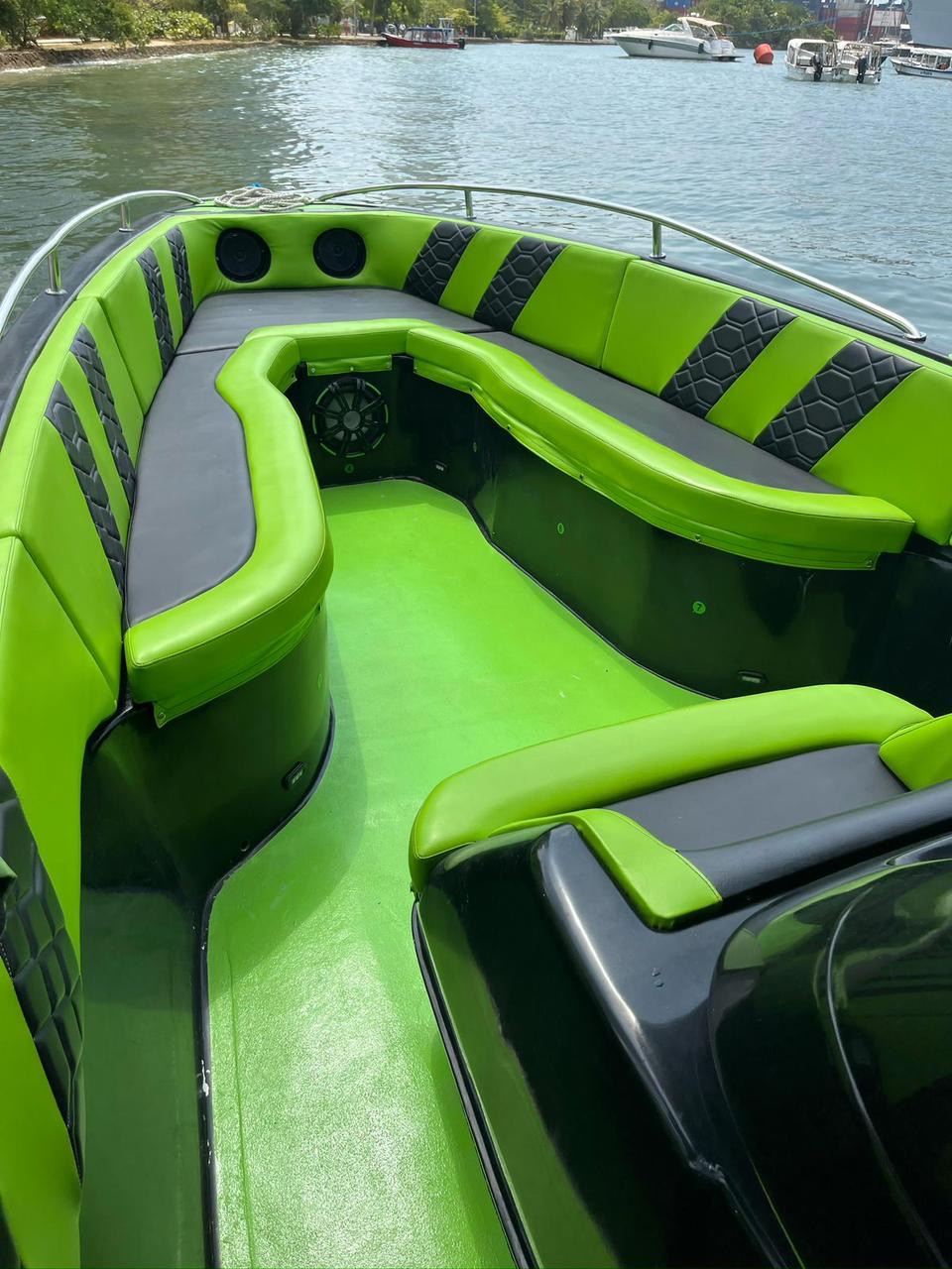 BOTE DEPORTIVO CAPACIDAD 9pax