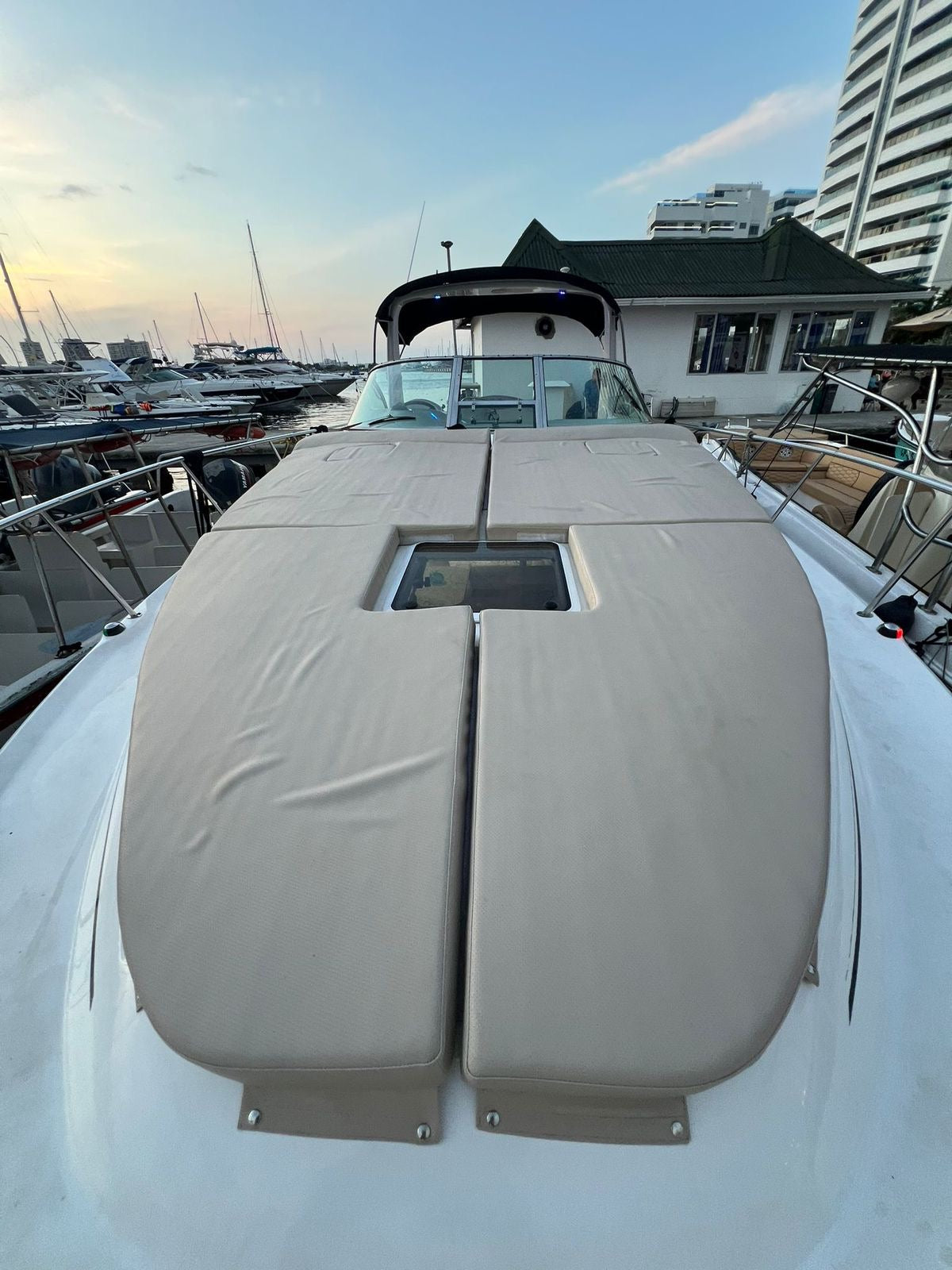 YATE DEPORTIVO CAPACIDAD 10pax