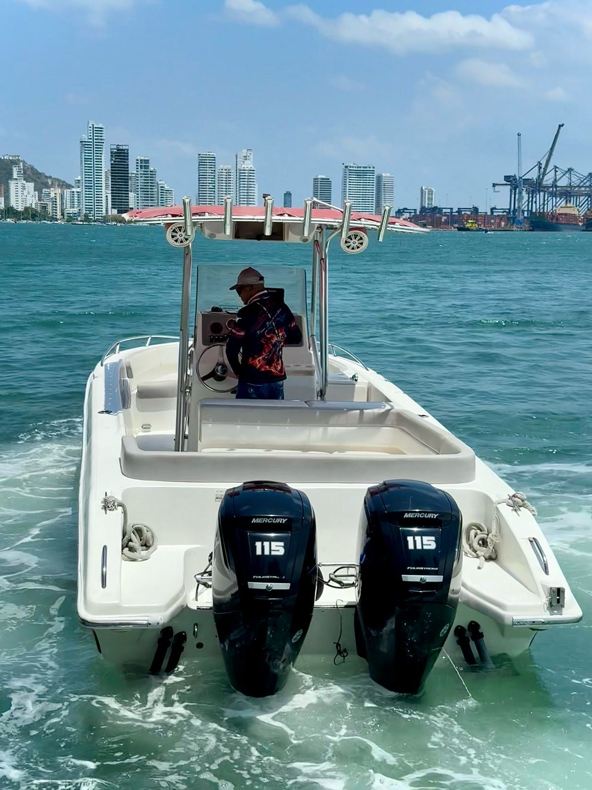 BOTE DEPORTIVO CAPACIDAD 8pax