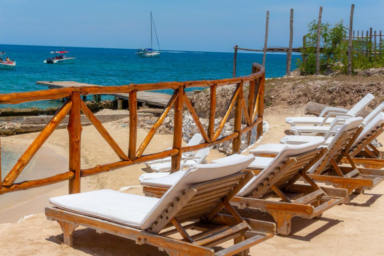 Encantada Beach Club