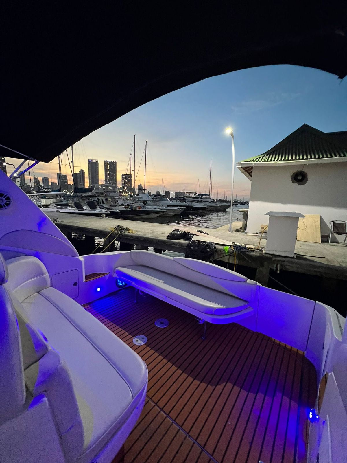 YATE DEPORTIVO CAPACIDAD 10pax